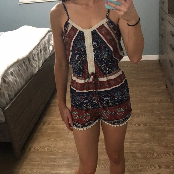 Patterned Romper - Picture 1 of 3
